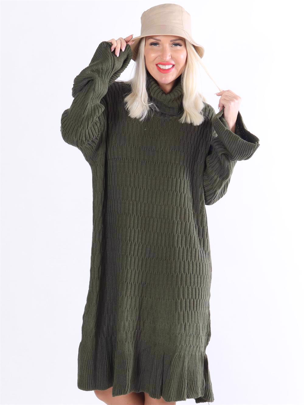 Vigga - Stickad klänning med liten volangkant i nederkanten